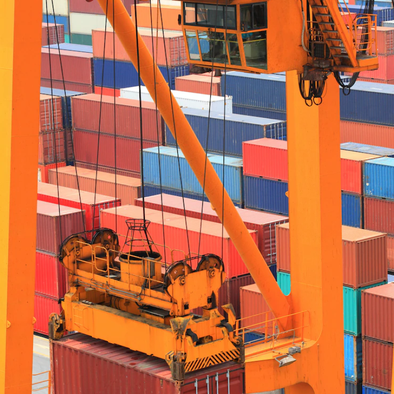 container-operation-port-series_1150-8337